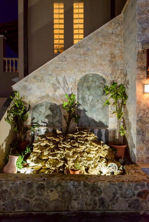 Villa Maxim With Private Pool & Tennis Court Halikounas Luaran gambar
